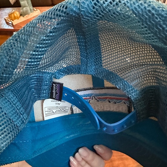 Patagonia Teal and White Mesh Cap - Picture 2 of 2